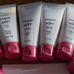 Perfectly Posh Schwanky & Soft Exfoliating Foot Creme - Pink and White